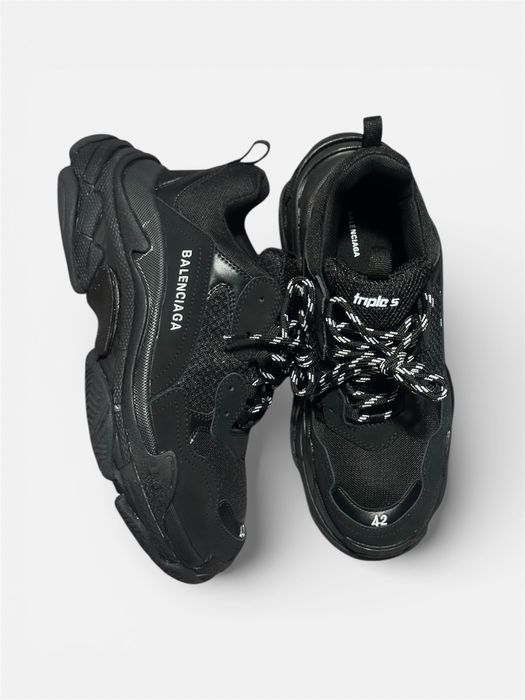 balenciaga triple s