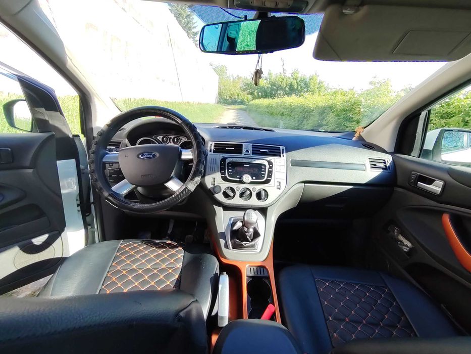 FORD Kuga 2011 — imagine 2