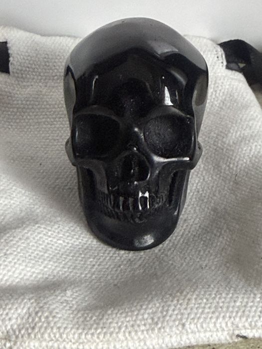 Craniu,skull sculptat in cristal obsidian