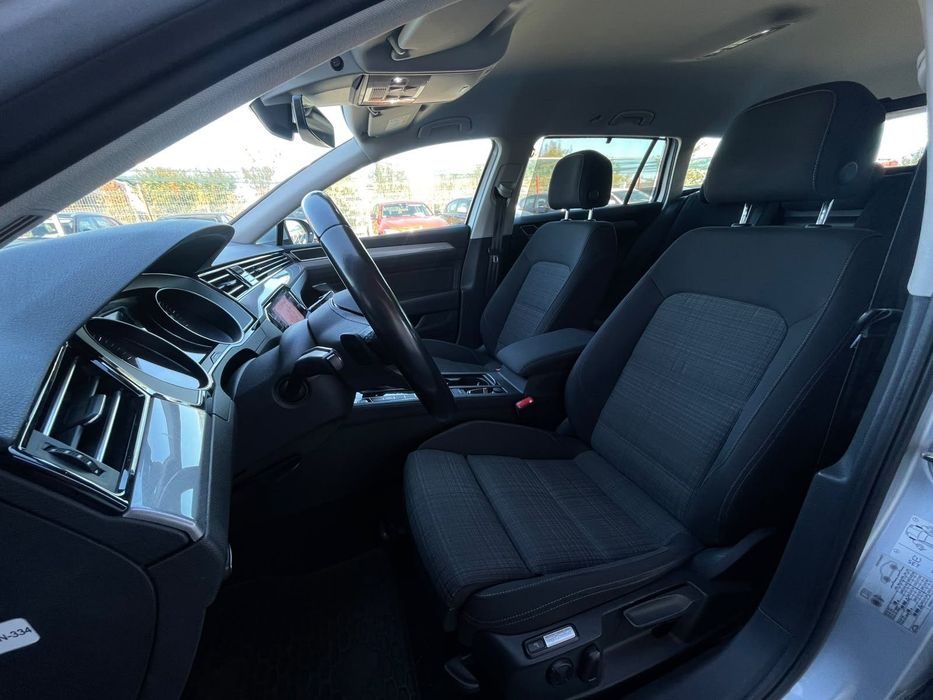 Volkswagen Passat B8 Variant 2020 2.0 TDI 150CP, EURO 6, Distronic, Lane-Assist, Faruri LED, Masaj, CarPlay,  Camera Parcare, Import Germania