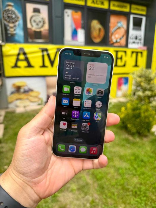 iPhone 12 / 64GB / White