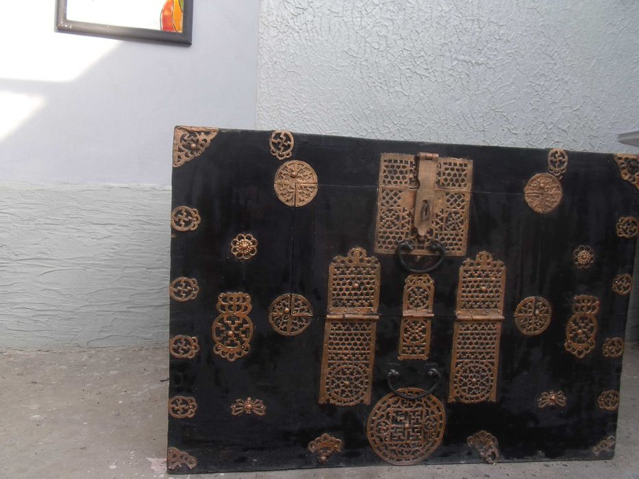 Старинный сундук/столик