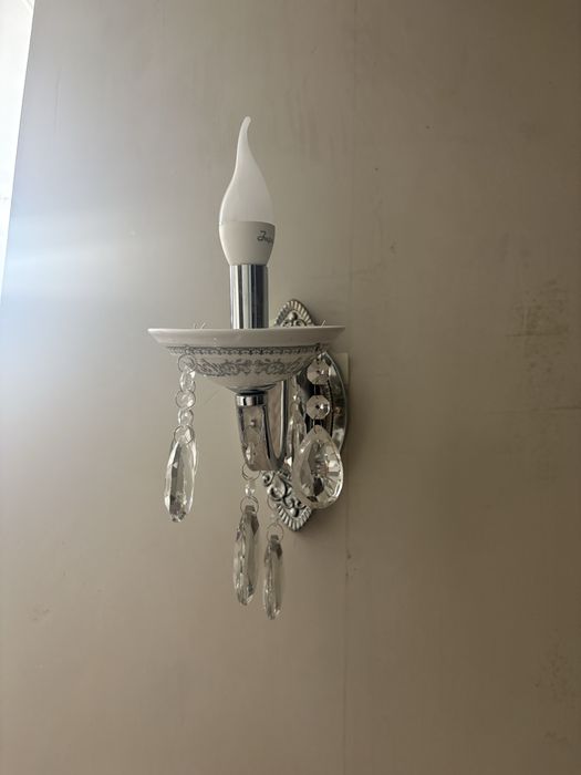 Люстры в рабочем состоянии