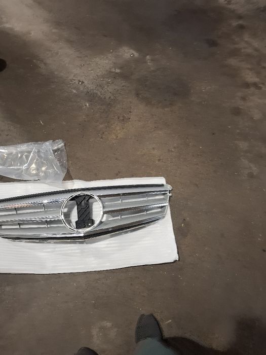 Решетка, маска w204 оригинална