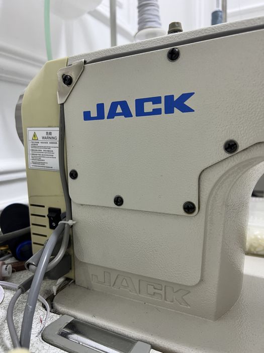 Швейная машинка JACK