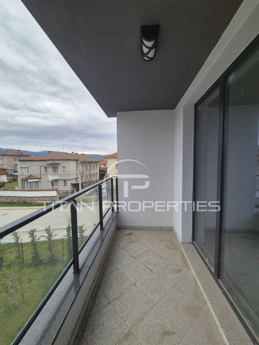 Двустаен апартамент в Коматево