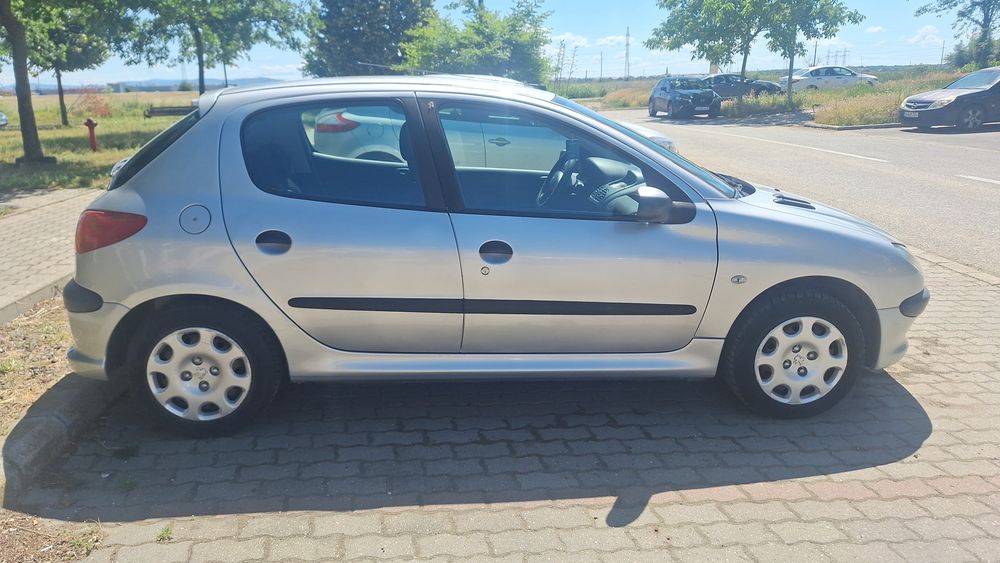 Vand Peugeot 206,benzina an 2007