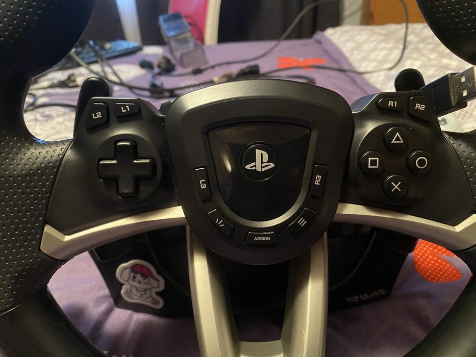 Vand volan playstation urgent nu il dau prin curier