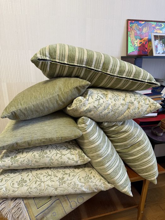 Продается диван с креслом и пуфик