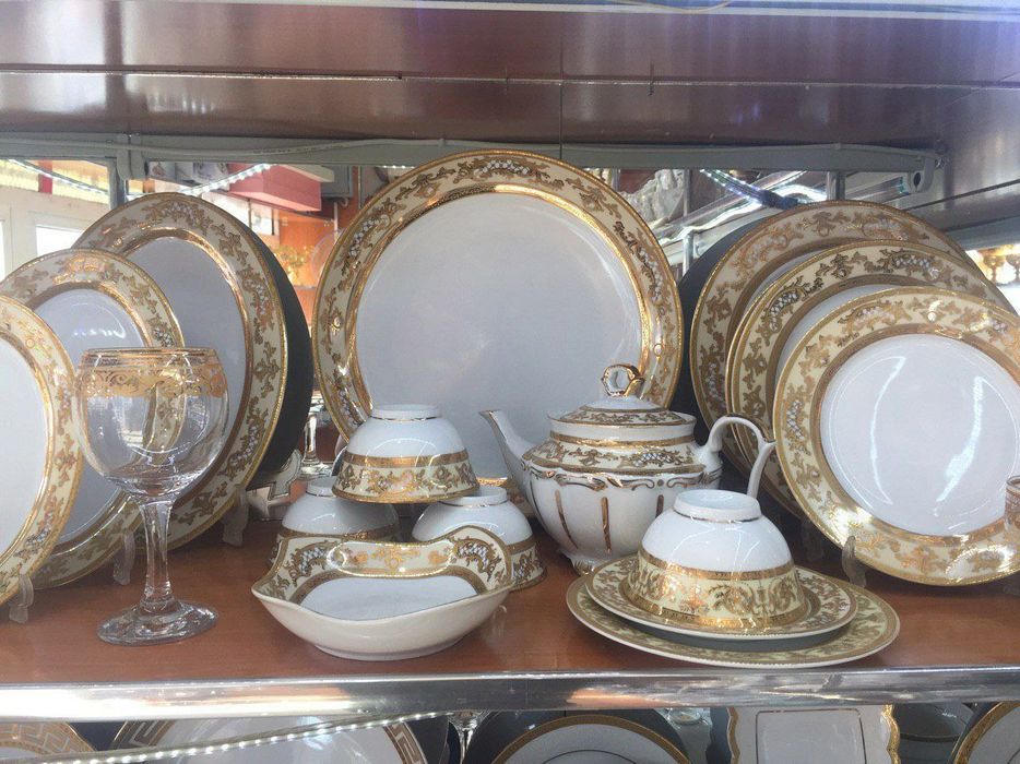 Prokat Stol stul chinni idishlar Dastavka bor