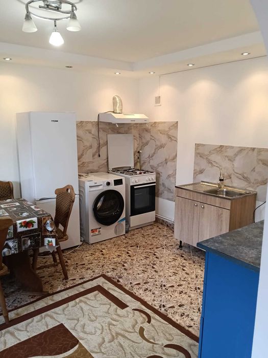 Inchiriez casă Titu