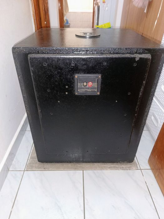 subwoofer 1400 w si 38 centimetri difuzorul stare buna cu proba la fata locului 1400 wati 350 wati rms