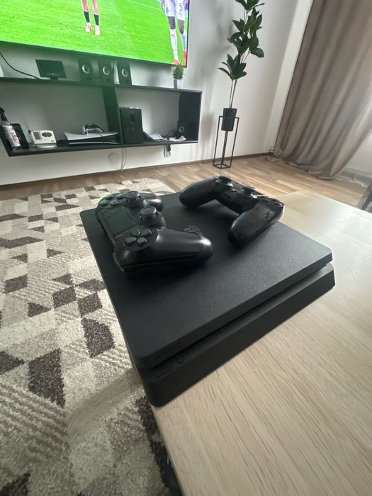 PlayStation 4 slim 1gb