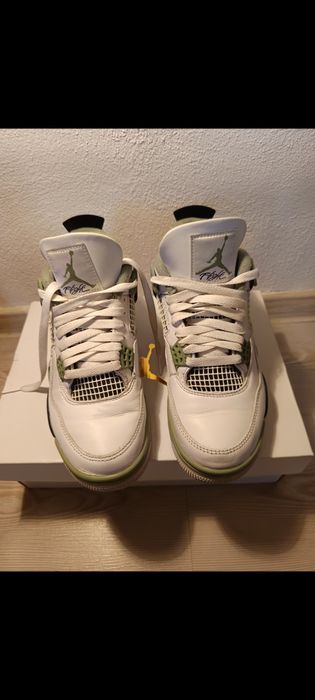Jordan 4 seafoam