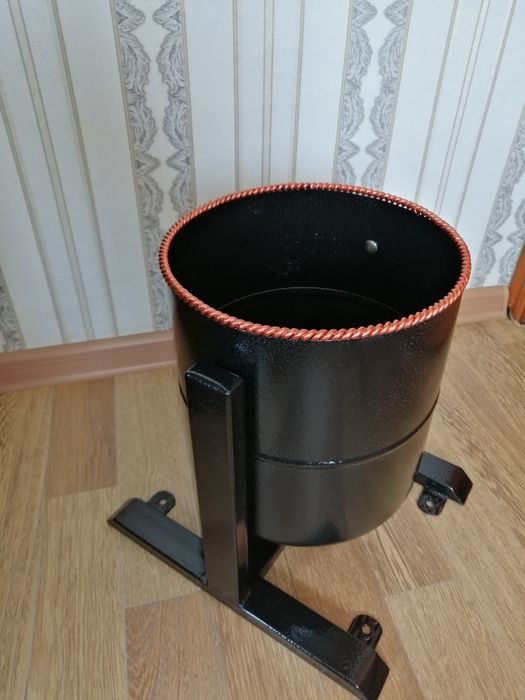 Металлическая урна в стиле лофт