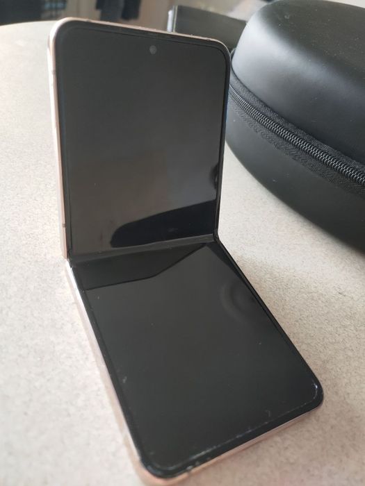 Срочно продам  SAMSUNG Z FLIP 4