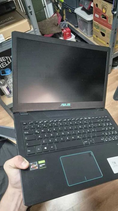 Laptop Gaming specificatii in poze