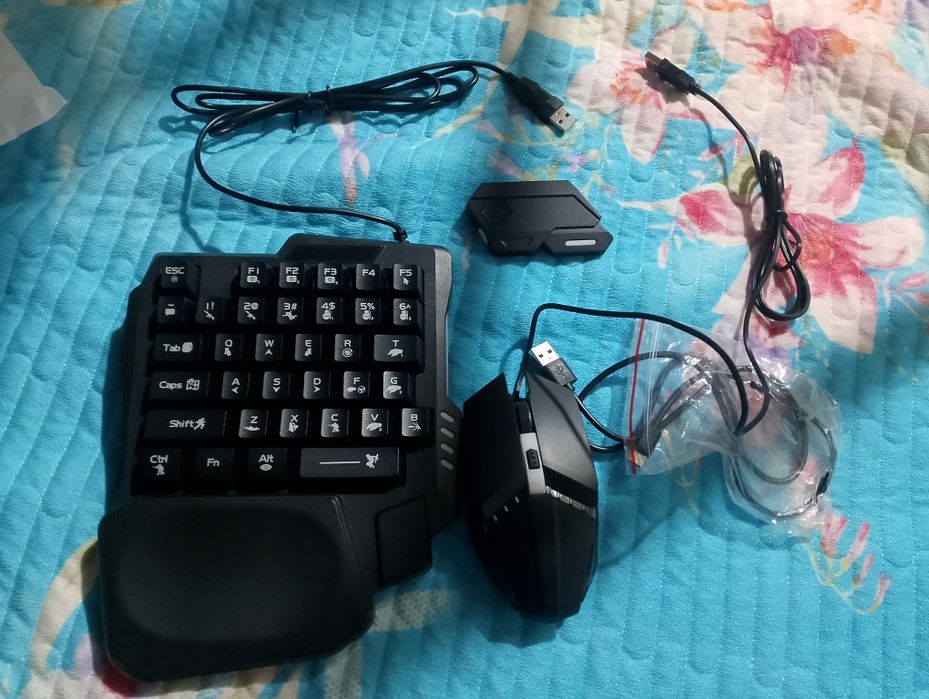 Игровой клавиатура и  мышка