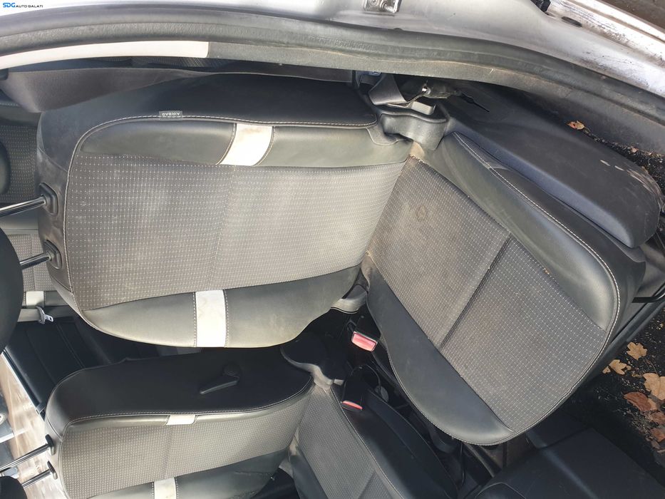 Scaun Semi Piele Textil Fara Incalzire Stanga Fata Renault Scenic 3 2009 - 2016 [Q0352]