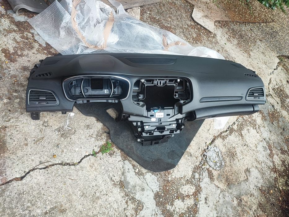 Vînd plansa bord renault megane 4 2019