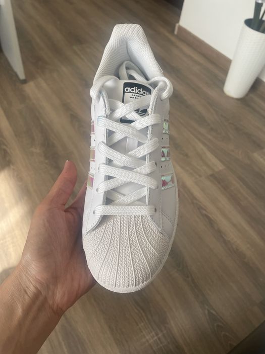 Женские кроссовки «Adidas”