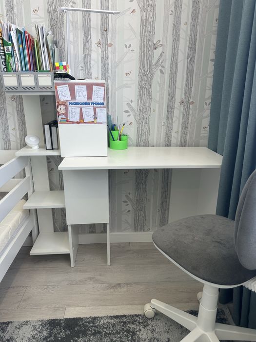 Продаю стол письменный