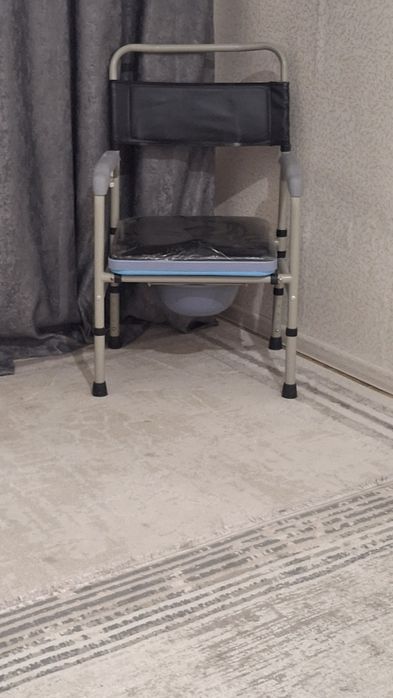 Санитарный стул туалет