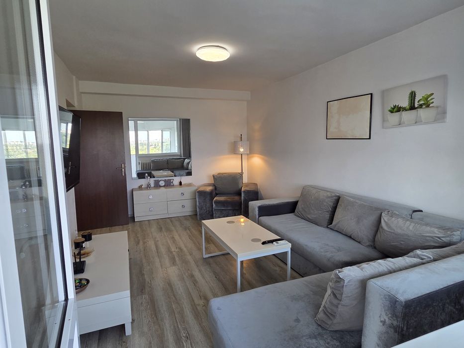 Propietar inchiriez apartament 3 camere decomandat cu vedere panoramica la Lacul si Parcul Plumbuita