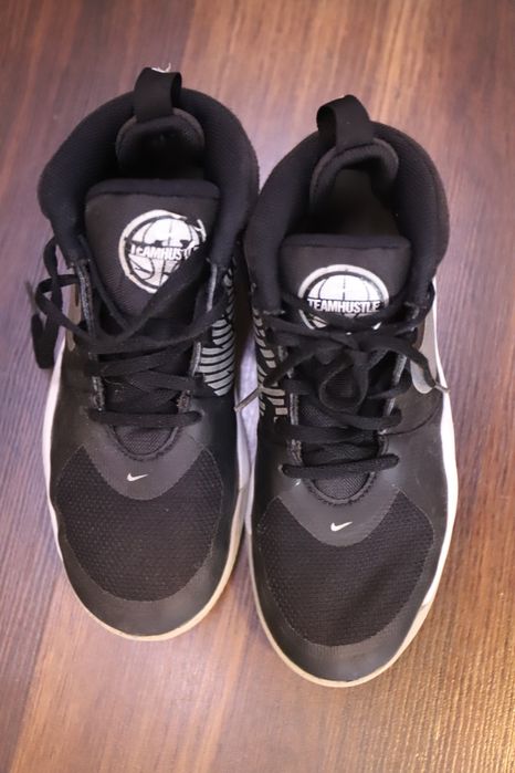 Маратонки Nike 37.5