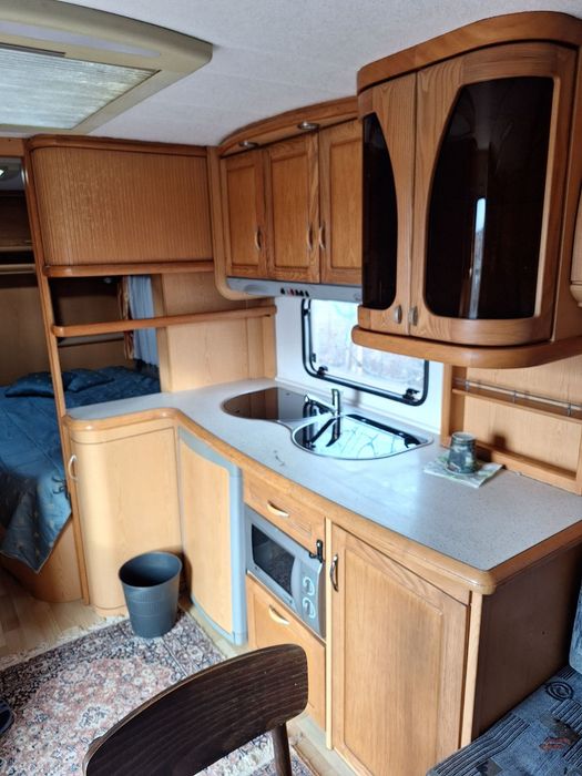 Продавам каравана Hobby Prestige, модел 2005 година