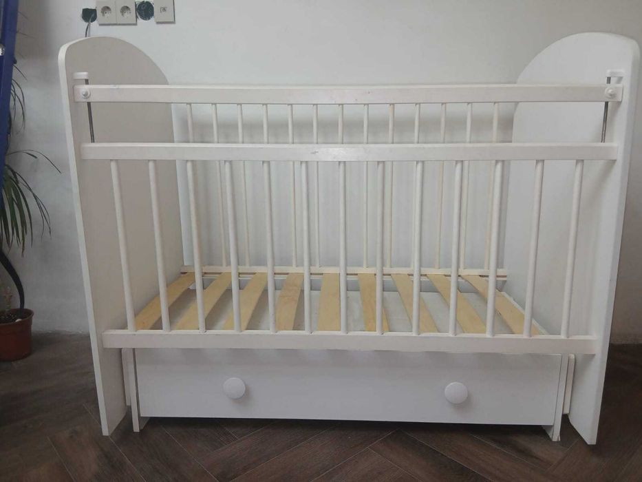 Продам детскую кроватку б/у