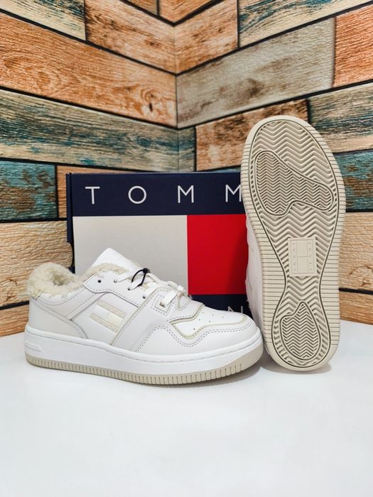 Tommy Hilfiger Calvin Klein Michael Kors Hugo Boss Aiud •