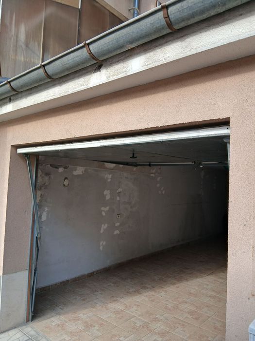 Електрическа Гаражна Врата