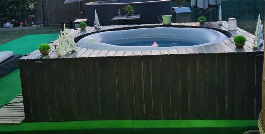 Cadru pt jacuzzi din lambriu