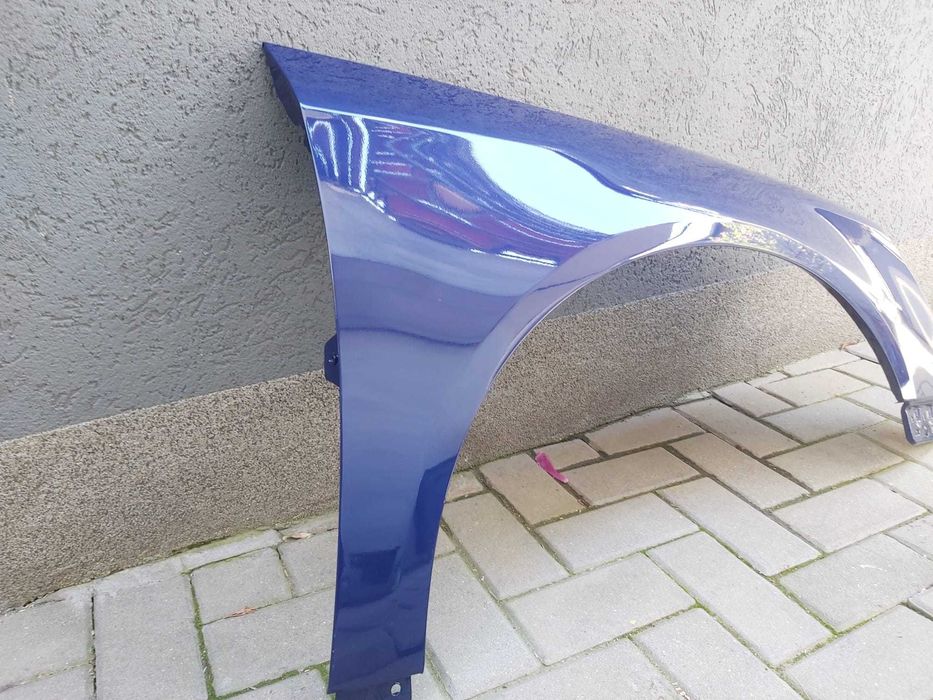 Aripa Fata Dreapta VW Passat B6 An 2005-2011 Vopsita Albastru