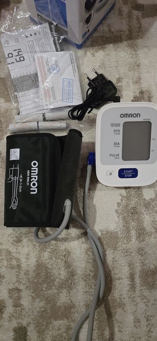 Тонометр OMRON M2 Basic — точный и простой в использовании