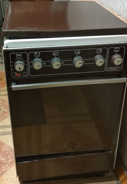 Продам газовую плиту