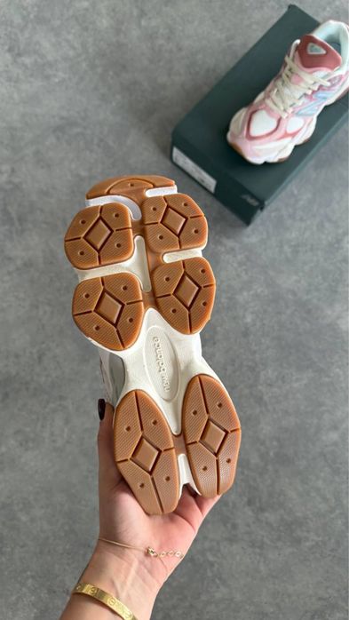 New Balance 9060 - Rose Pink