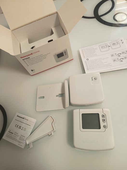 Termostat wireless  Honeyweel home DT92A