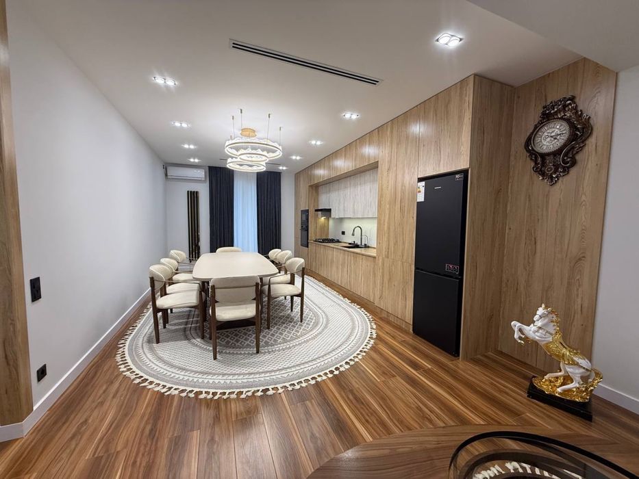 Dom sotiladi yangi qurilgan hechkim turmagan