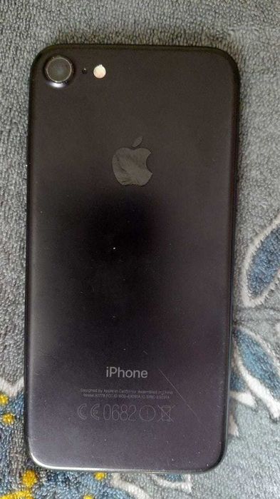 Продам Apple iPhone 7