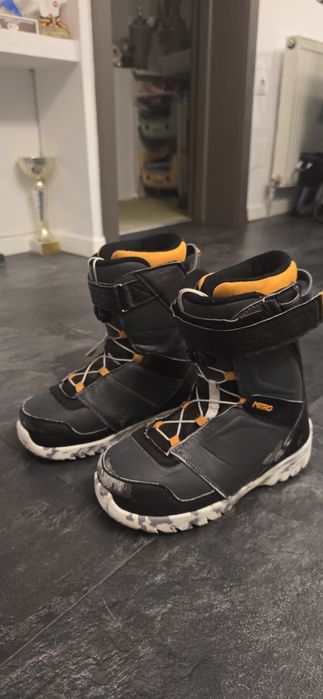 snowboard Jones copii 125 +legaturi Burton mission+ booti Nitro 38.