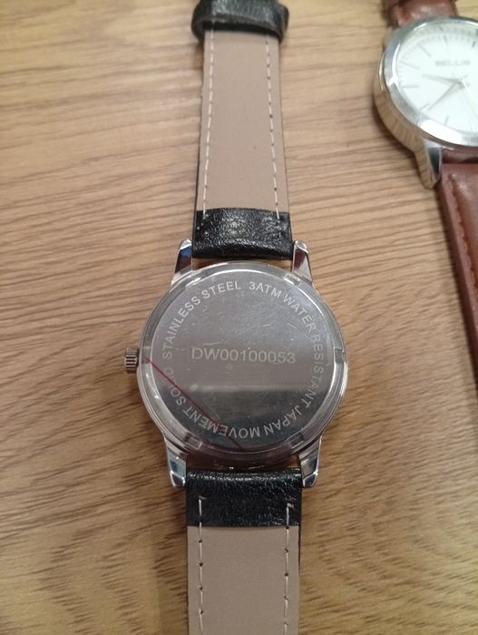 Продавам 120 часовника Bellis