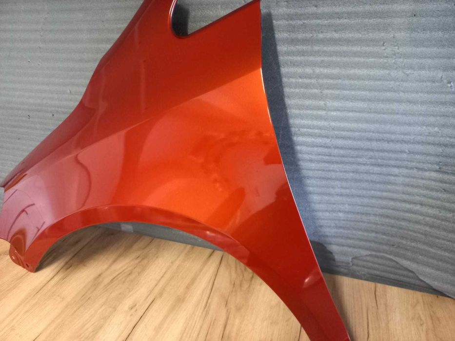 Aripa Fata Stanga VW Golf 5/V Plus An 2005-2009 (LA2W (Portocaliu))