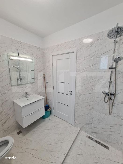 2 camere, bucatarie inchisa, zona Teilor