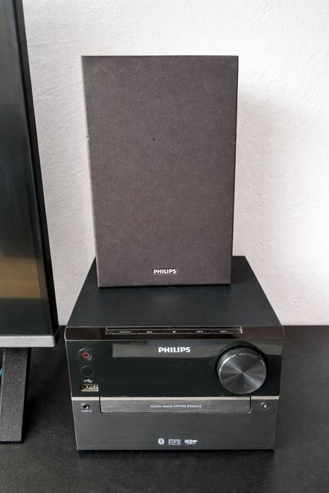 Малки тонколони с уредба Philips BTM2310