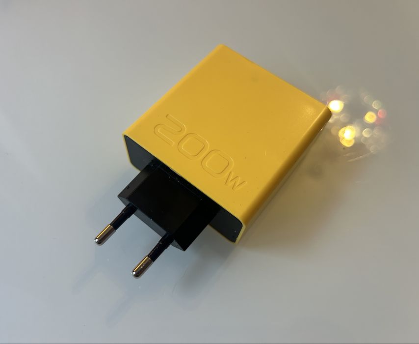 Încărcător rapid 200W USB + Type-C – Nou, compatibil telefon & laptop