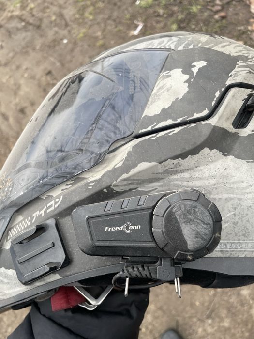 Шлем ICON с гарнитурой