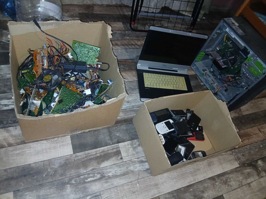 Електронна скрап.