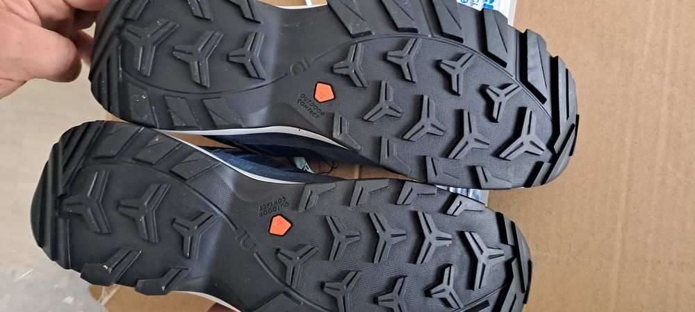 Pantofi pentru drumetie unisex noi